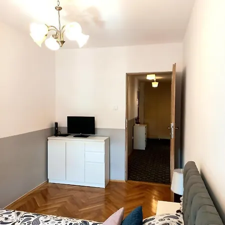 Apartamento Corner Przy Dworcu Pkp- 4 Minuty Na Pieszo Od Dworca Głównego Pkp I Dworca Autobusowego *