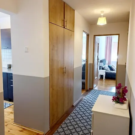 Corner Przy Dworcu Pkp- 4 Minuty Na Pieszo Od Dworca Głównego Pkp I Dworca Autobusowego Apartamento